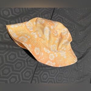 Pacsun Floral Bucket Hat in Orange and White